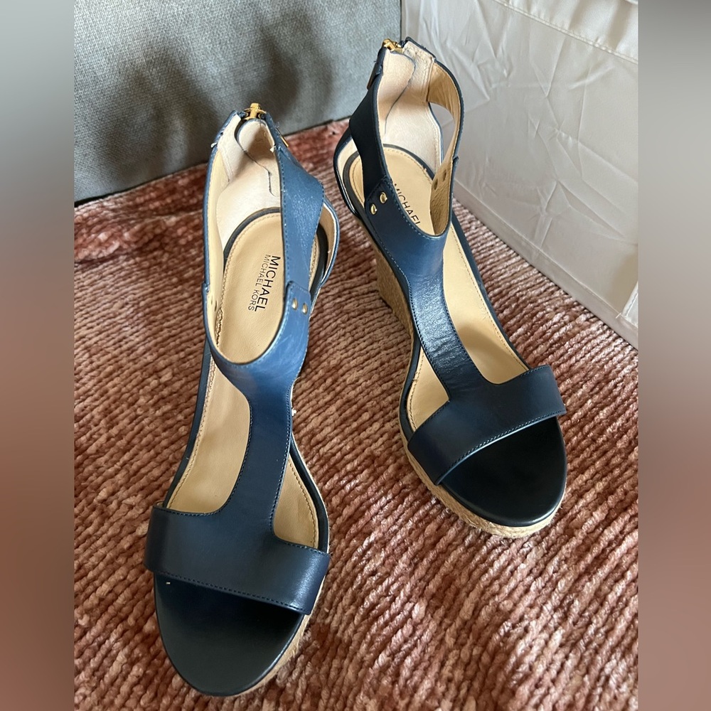 Michael MK blue leather wedges